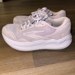 Brooks Women's Light purple lilac lavender Sneakers 7.5